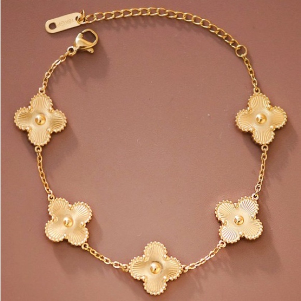 18K Gold Clover Bracelet (7700)